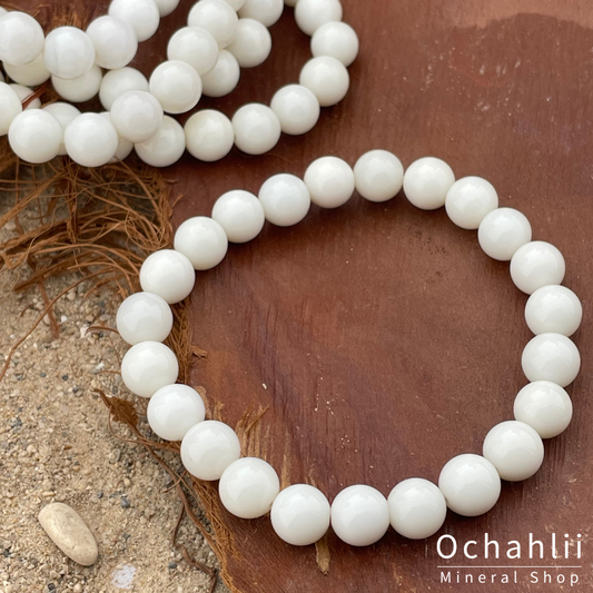 Agate white ball bracelet facet 6mm. "Protection"