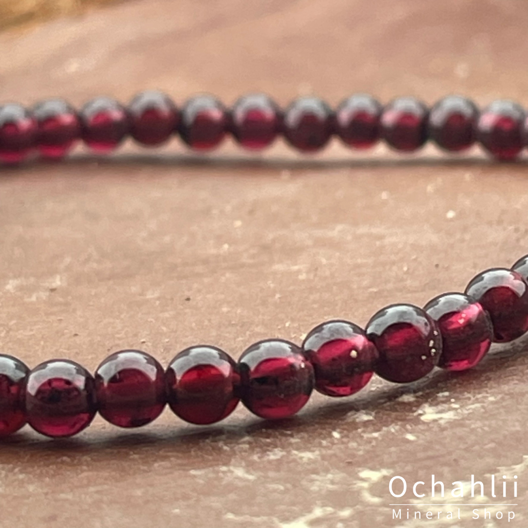 Garnet bracelet 4mm