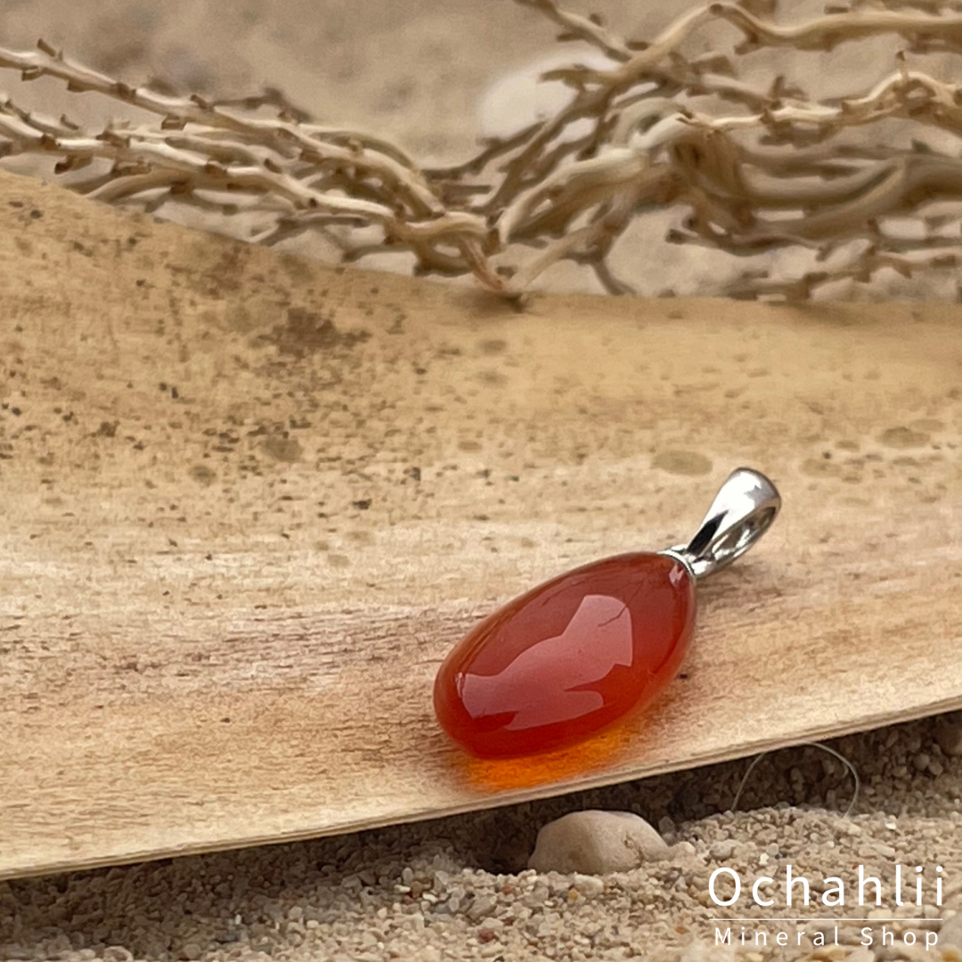 Carnelian silver pendant