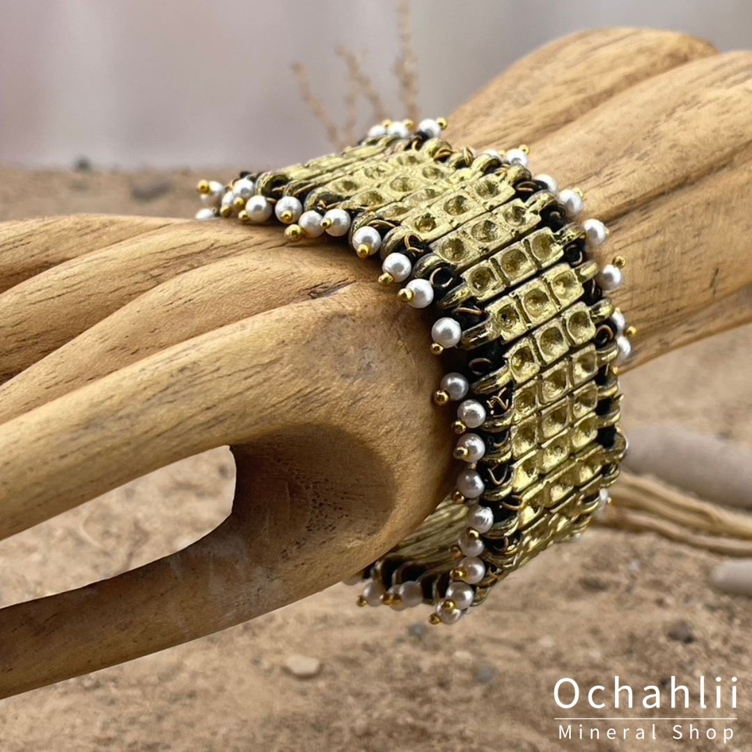 Ethnic bracelet gold-colored/black