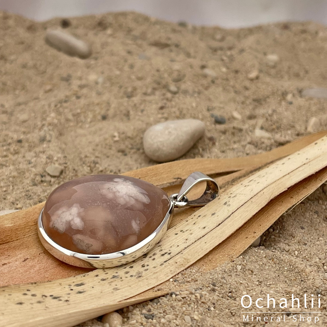 Agate Flower silver pendant