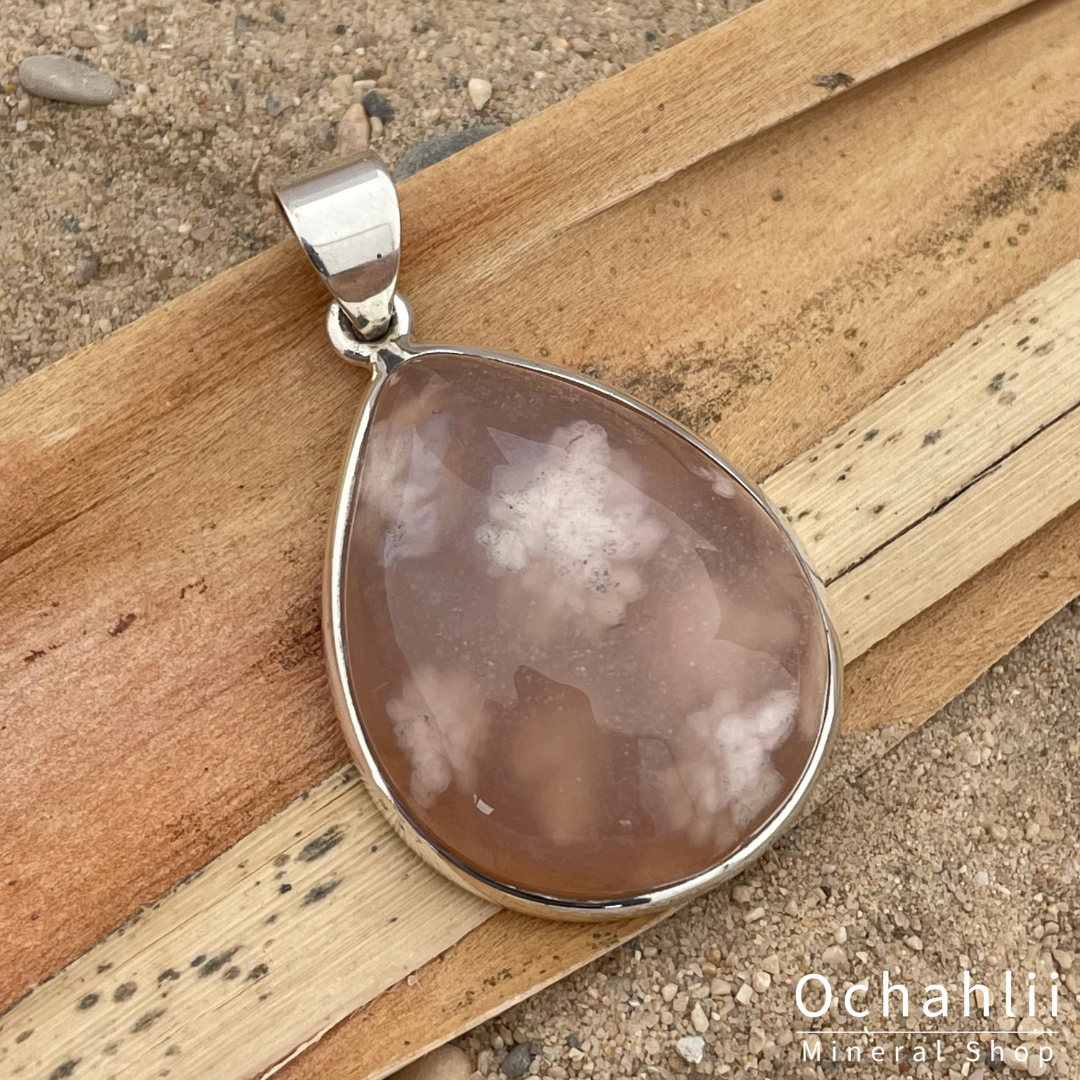 Agate Flower silver pendant