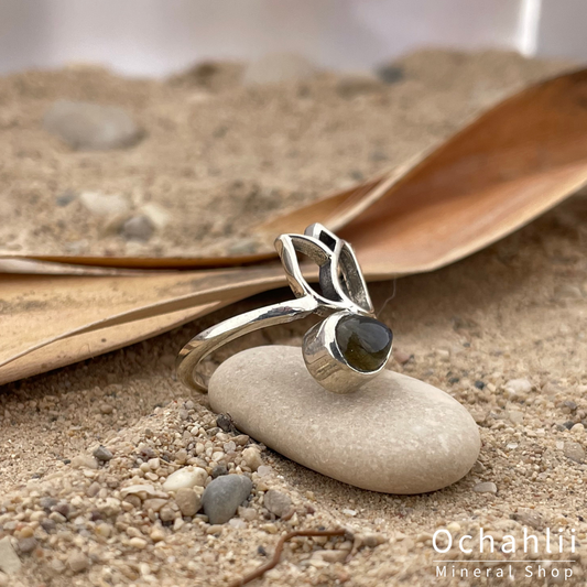 Labradorite Lotus silver ring size 55+