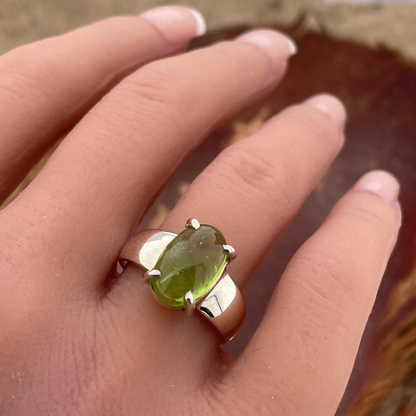 Peridot silver ring size 56