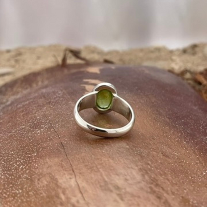 Peridot silver ring size 60