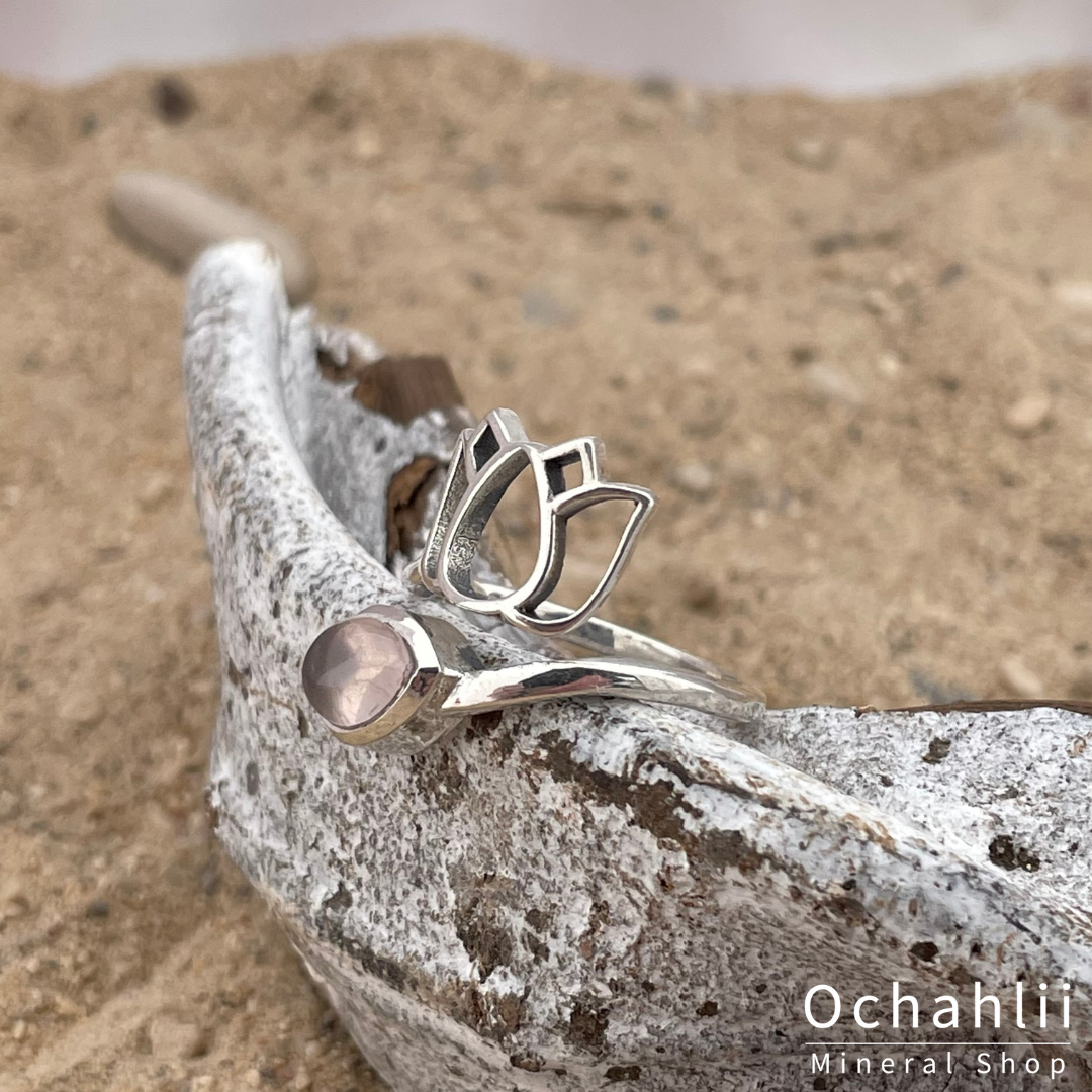 Rose quartz lotus silver ring size 56+