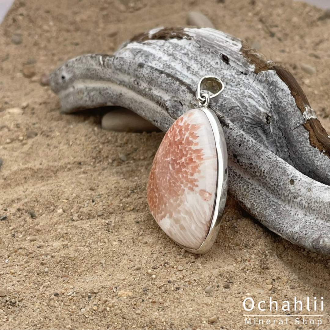 Scolecite pink silver pendant