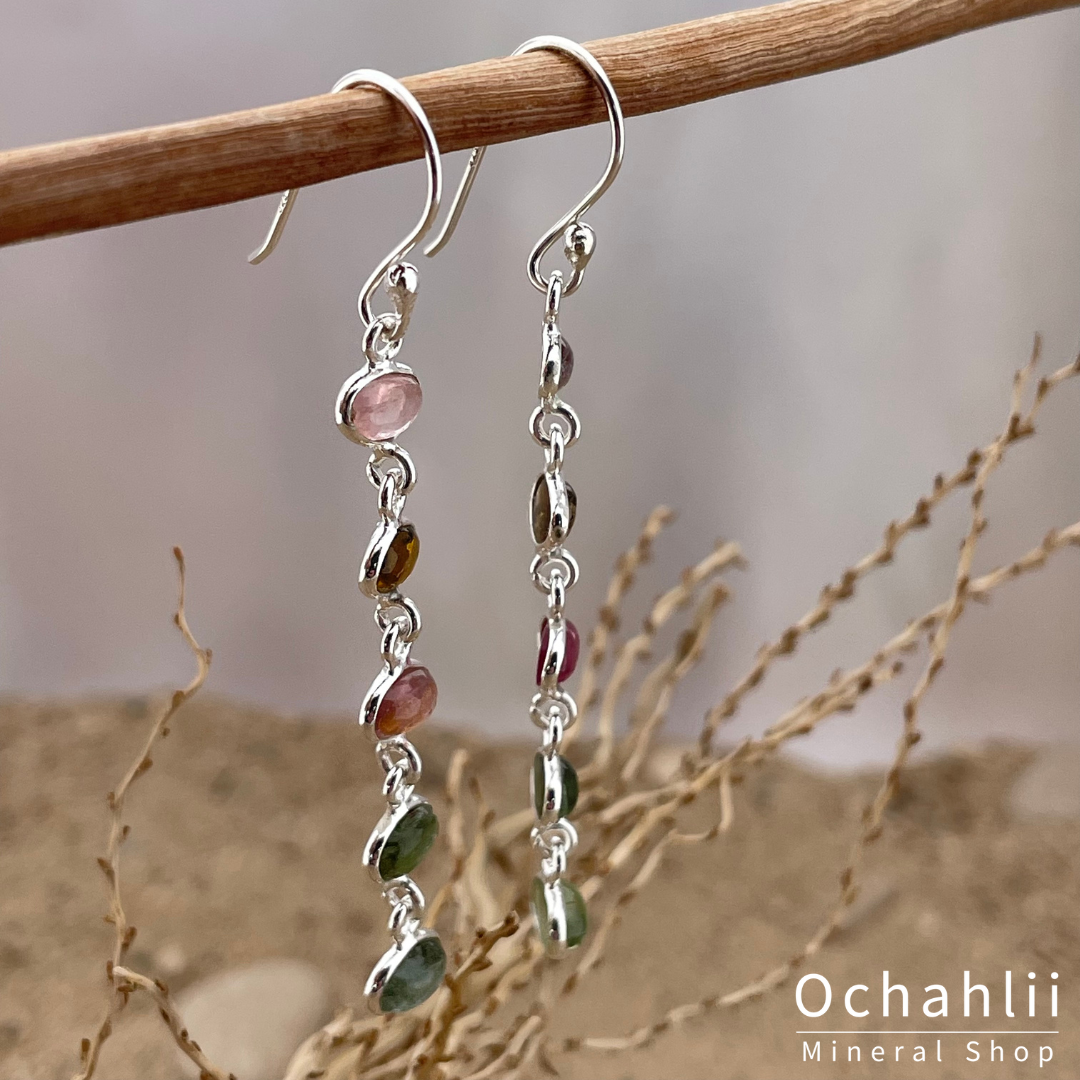 Boucles d'oreilles puces tourmaline multicolore facette 4mm <br><span style="font-weight:bold;"> "Tendresse"