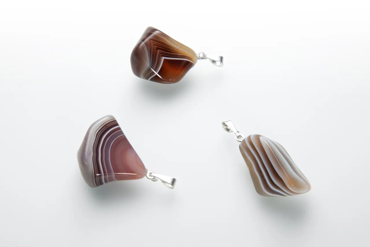 Agate tumbled stone pendant