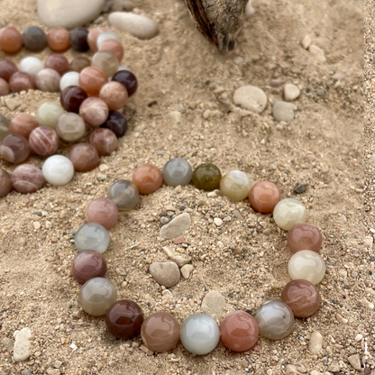 Moonstone white/salmon bracelet 10mm