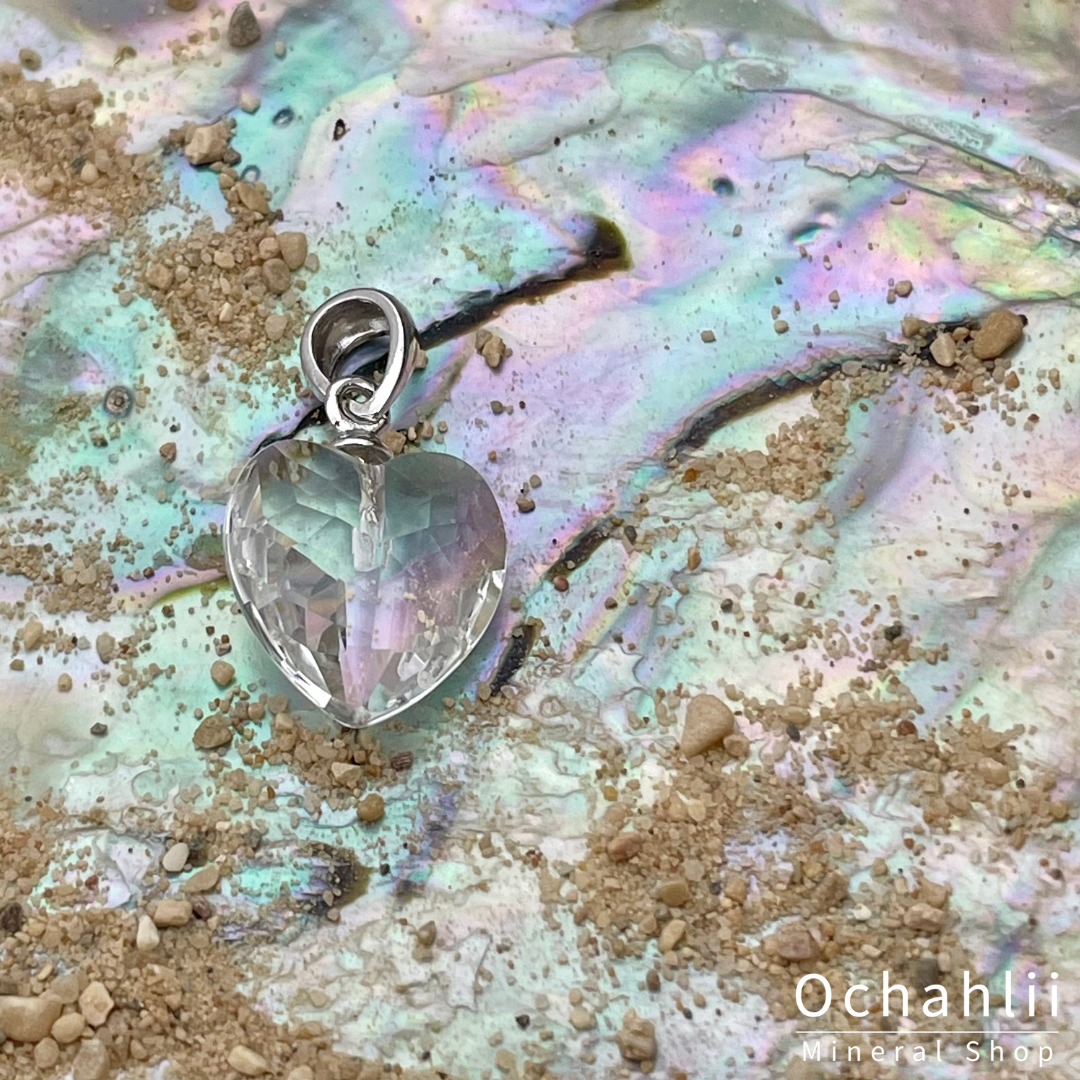 Rock crystal silver pendant